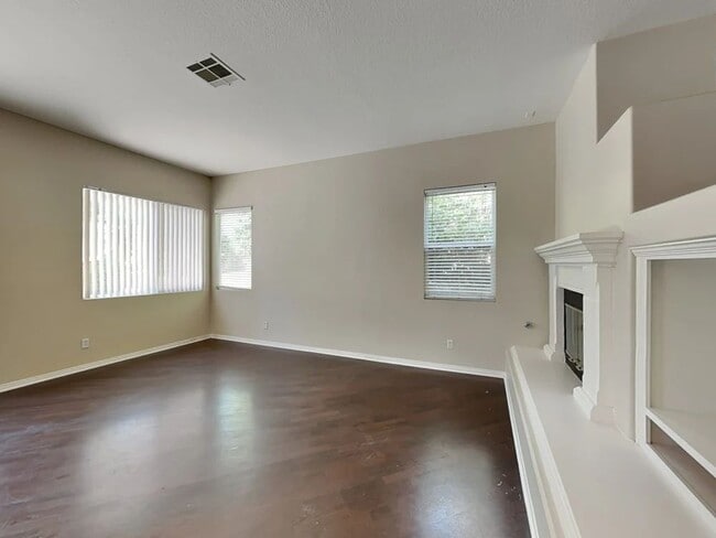 Building Photo - 28411 Hidden Hills Dr