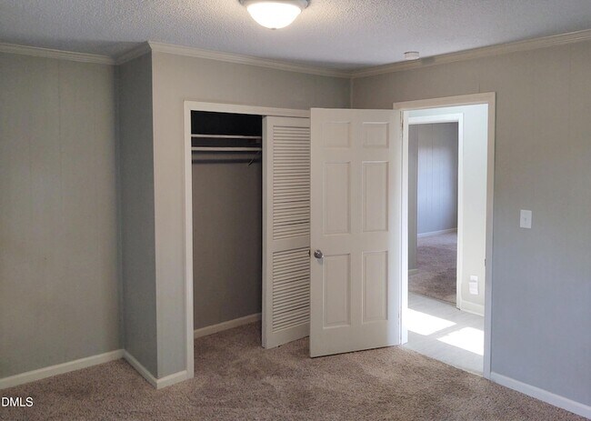 Building Photo - 15 N Fisher St