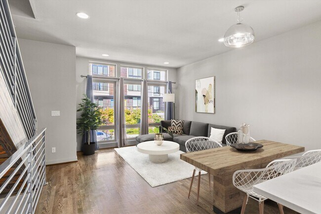 Building Photo - LUXURY MAGNOLIA 3 BED TOWNHOME FOR RENT W ...