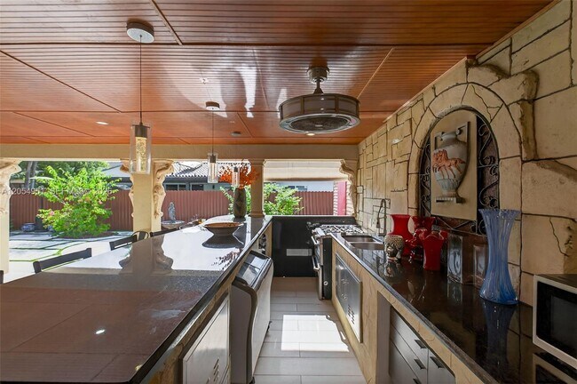 Building Photo - Southwest 127th Avenue, Miami, FL 33175 - 3 BR 2.5 BA single-family home