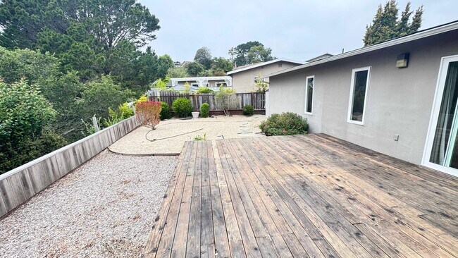 Building Photo - 1134 Manzanita Dr