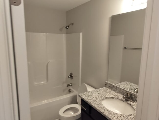 Building Photo - Hidden Gen 2