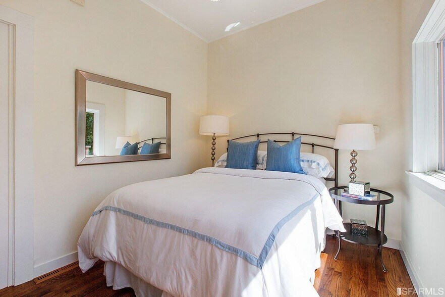 Garden Bedroom - 2755 Sutter Street