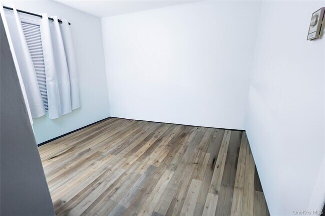 Building Photo - 3 Saratoga Ct