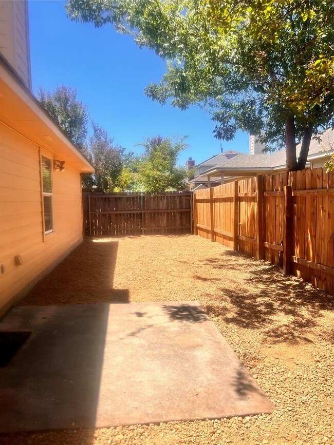 Building Photo - 1083 Zeus Cir
