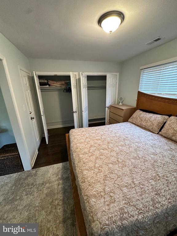 Building Photo - 10006 Green Forest Dr