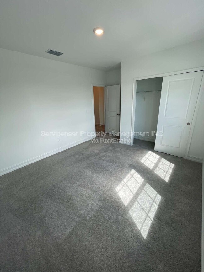 Building Photo - 7124 119th Ct E