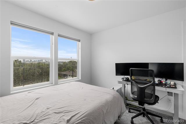 Building Photo - 1400 W Alaska Pl