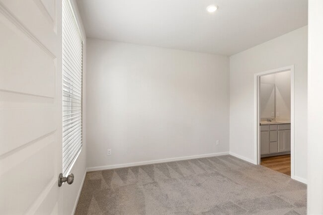 Building Photo - 416 Alcott Way