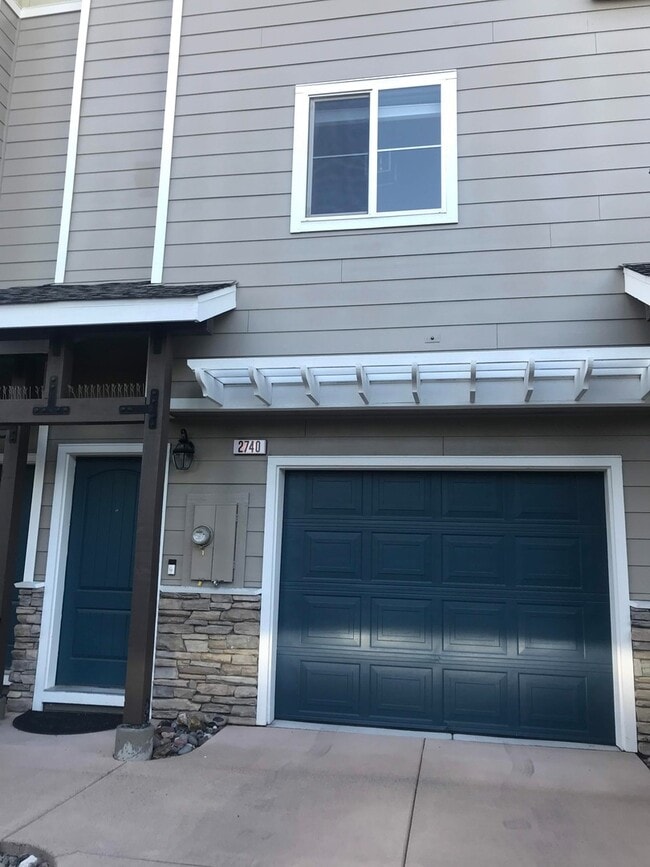 Building Photo - Cute Town-home in Truckee River Town-homes Subdivision