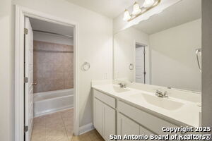Building Photo - 2302 Castello Wy