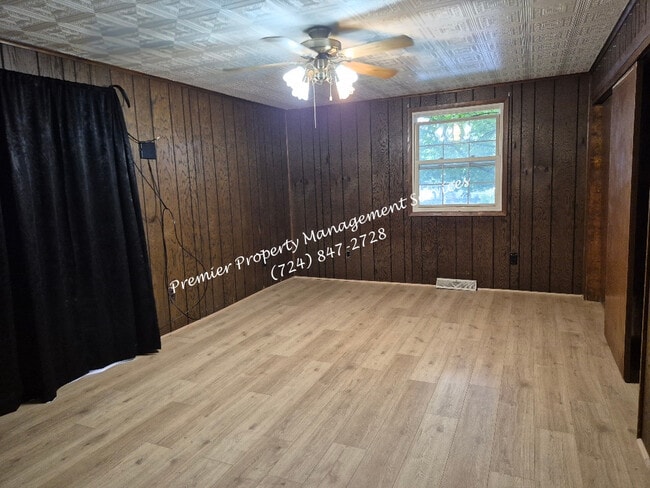 Building Photo - 3811 Sunflower Rd