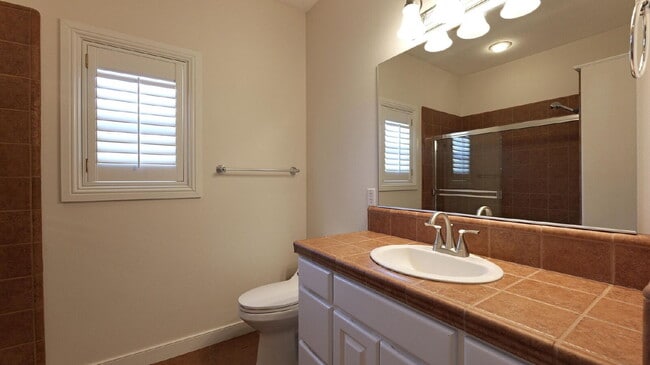 Building Photo - 143 Pine Lake Dr