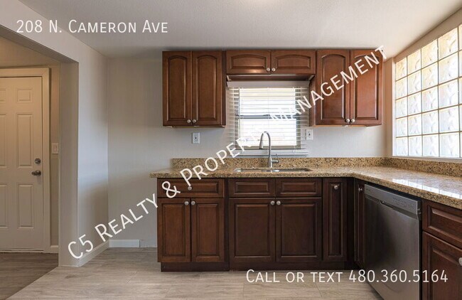 Building Photo - 208 N Cameron St