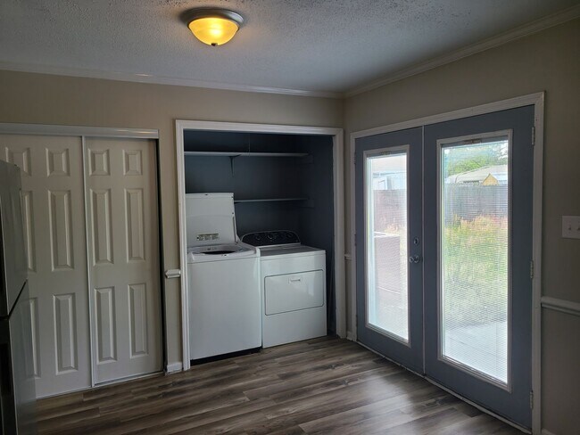 Building Photo - 3 bedroom, 2 bath unfurnished home  - Sneads Ferry