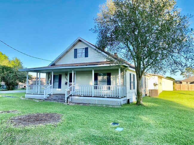 Building Photo - 2503 Ave G