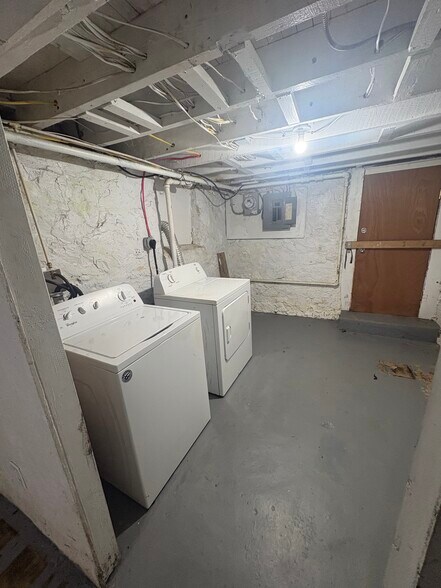 Building Photo - 3309 Presstman St