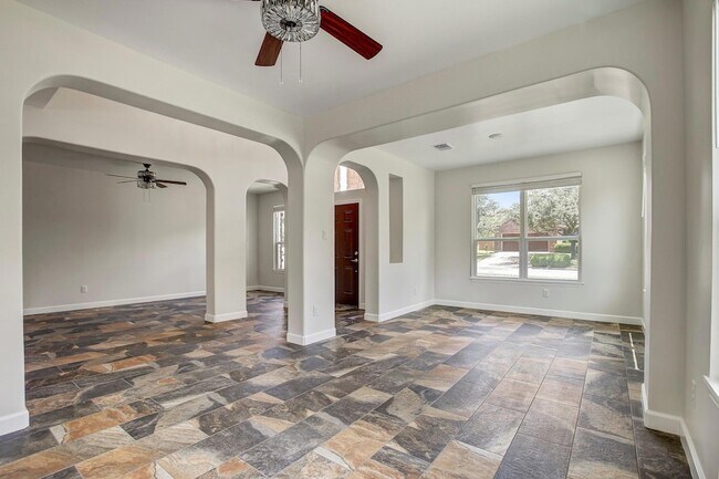 Building Photo - 309 Camperdown Elm Dr