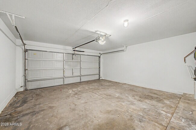 Building Photo - 8133 W Magnolia St