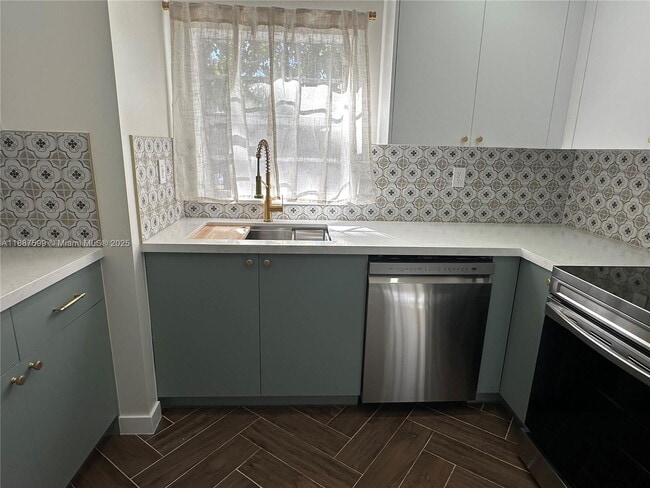 Building Photo - 7106 SW 112th Pl