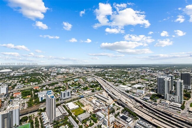 Building Photo - 851 NE 1st Ave