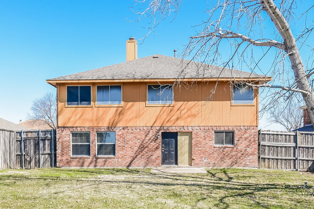 Building Photo - 5909 Iris Dr