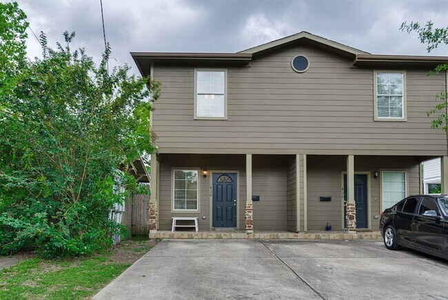 Building Photo - 430 Pecore St