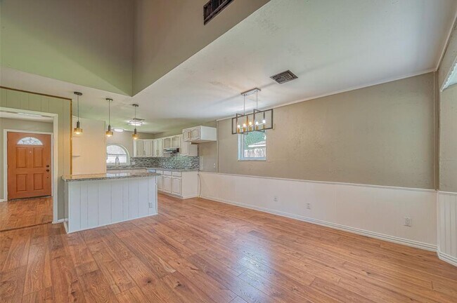 Building Photo - 10902 Sagevale Ln