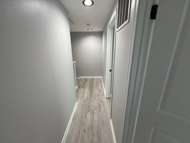 Building Photo - 5585 Hecate Ct