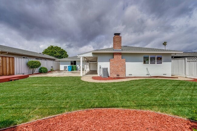 Building Photo - Fully Remodeled Single-Family Home Near Ap...