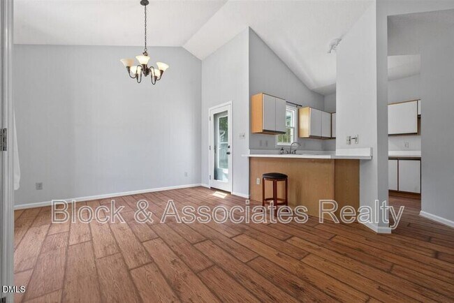 Building Photo - 105 Ellsworth Pl