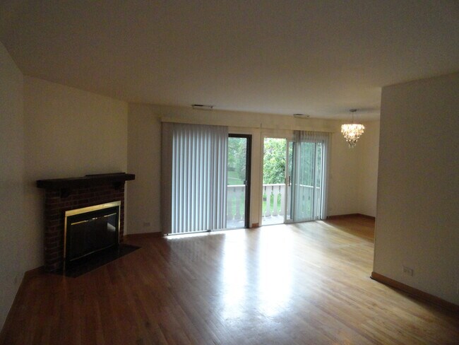 Building Photo - 686 Scanlon Dr
