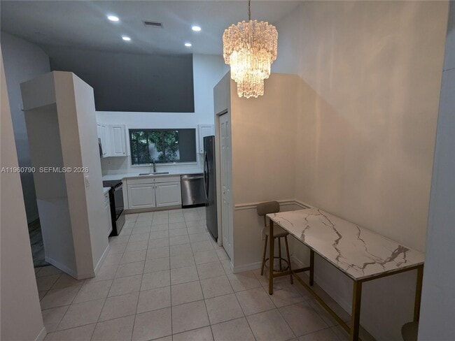 Building Photo - 7700 S Aragon Blvd