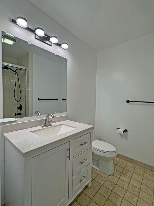 Building Photo - Gorgeous Large Milpitas Home located in a ...