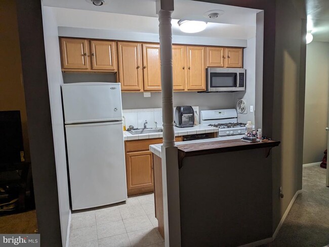 Building Photo - 5546 Karen Elaine Dr