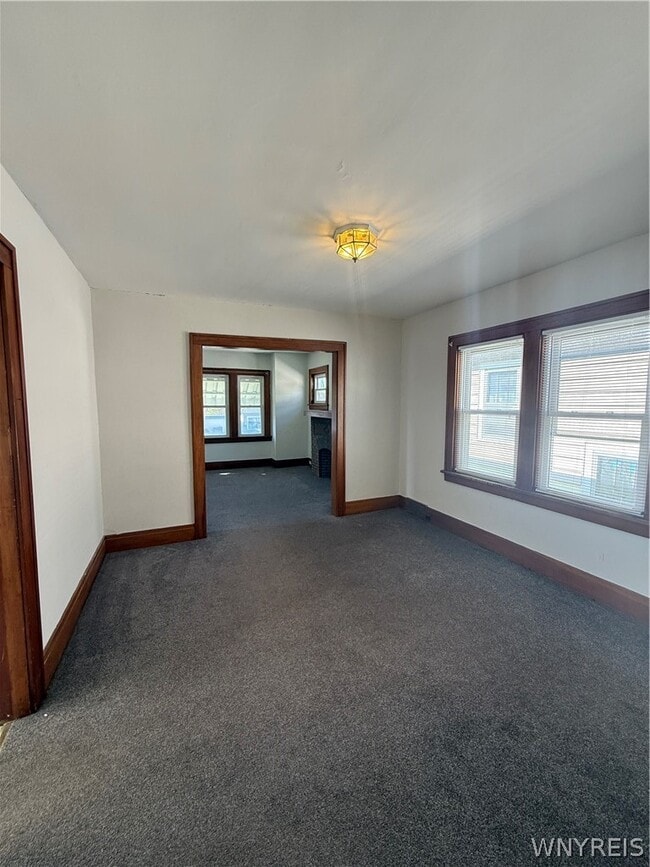 Building Photo - 125 Eiseman Ave