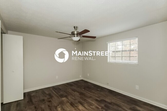 Building Photo - 4 Bedroom Pet-Friendly Home in Atlanta, GA with Main Street Renewal