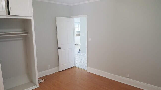 Building Photo - 711 Maltman Ave
