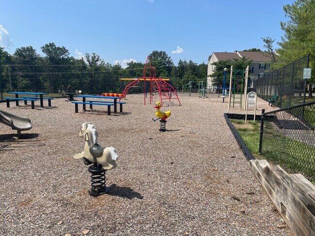 Playground - 108 Prosperity Ave SE
