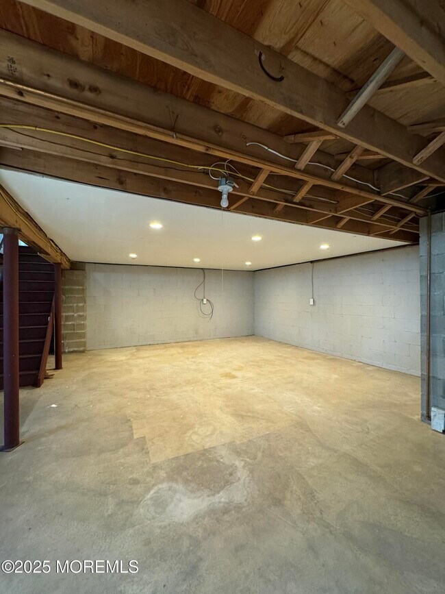 Building Photo - 109 Westwood Dr