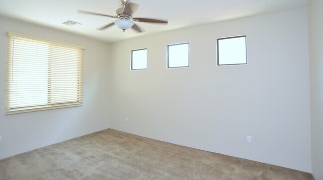 Building Photo - 381 E Calderwood Rd