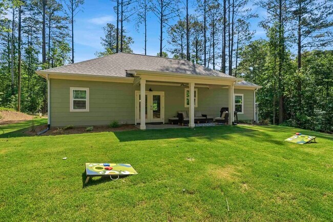 Building Photo - 183 Crooked Creek Bay Rd SE