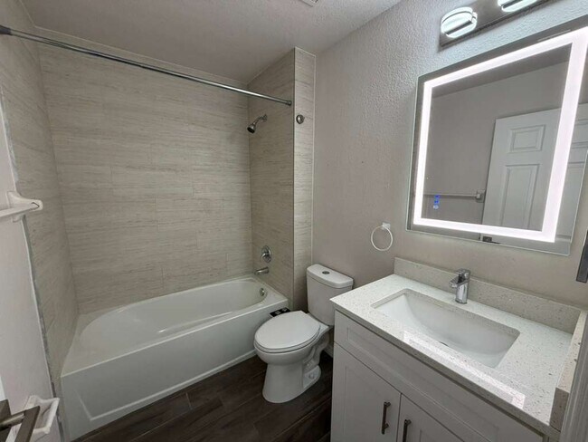 Building Photo - 2019 Claudia Ln