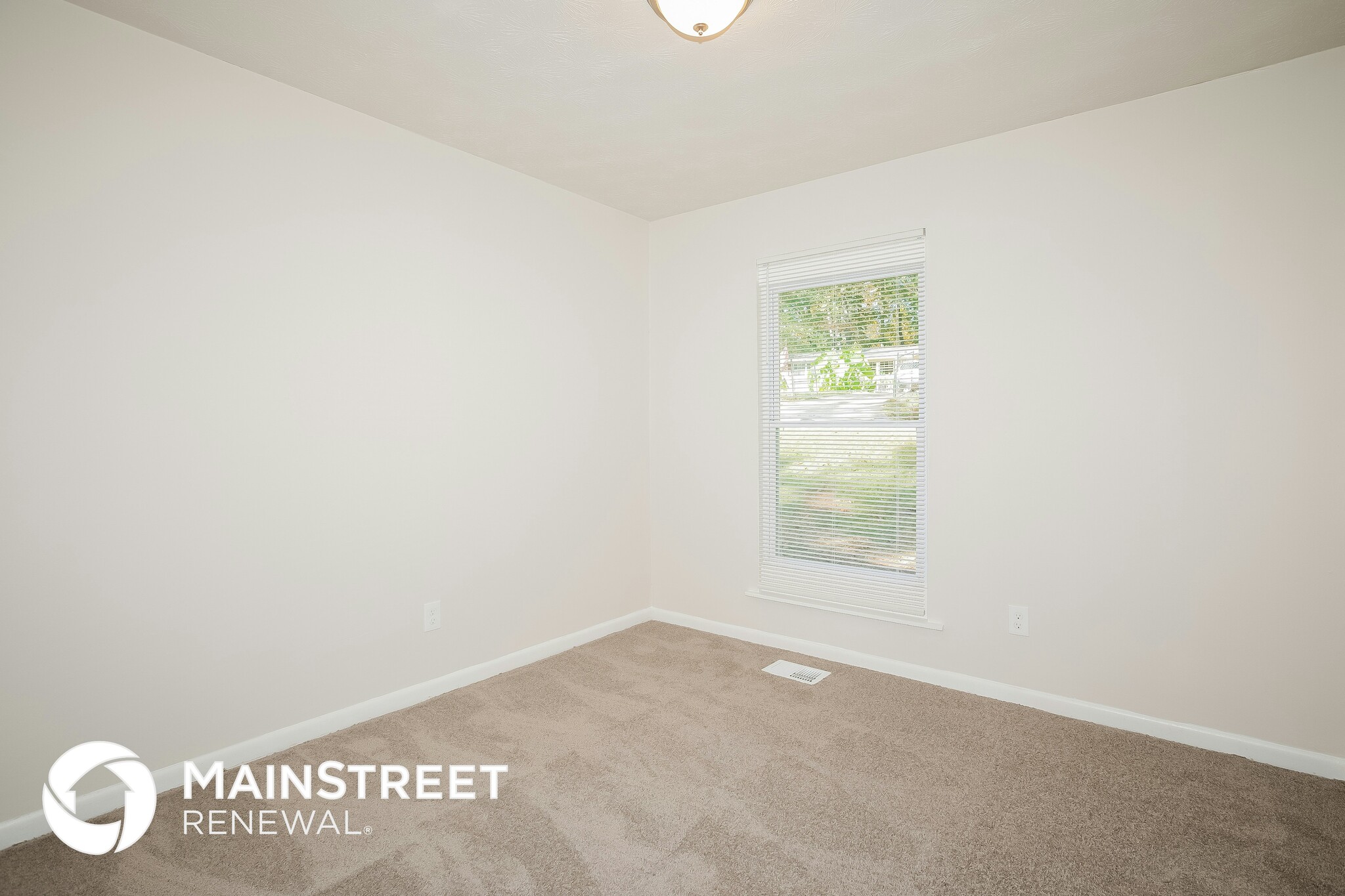 Building Photo - 424 Azalea Dr