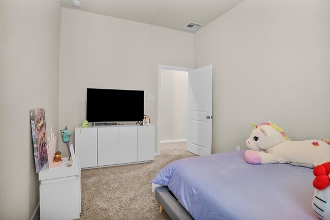 Building Photo - 28100 Rocky Heights Dr