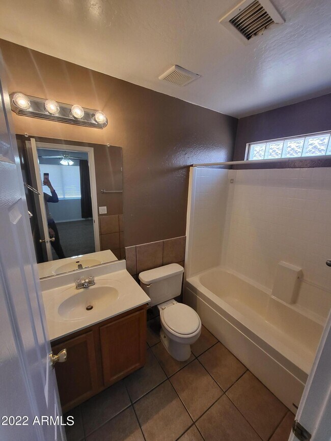 Building Photo - 11202 W Turney Ave