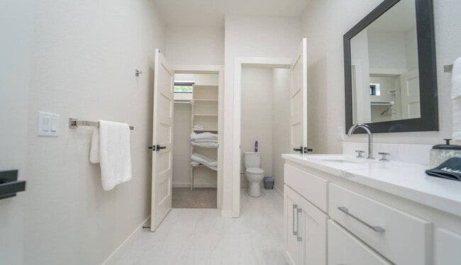 Building Photo - 10573 Jasper Ln