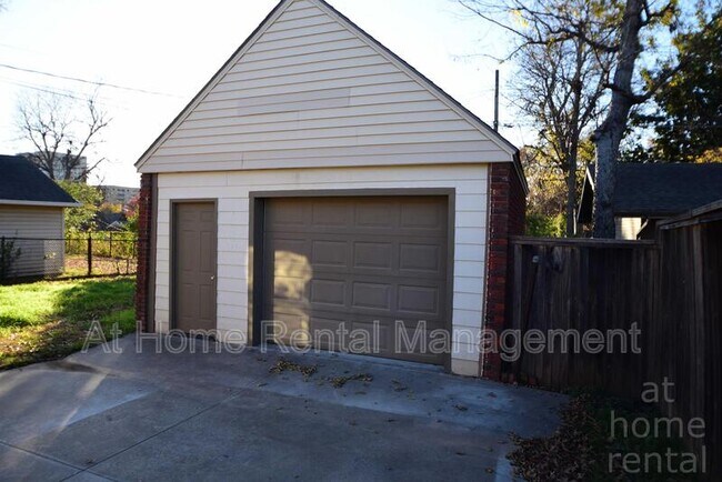 Building Photo - 1740 S Yorktown Ave