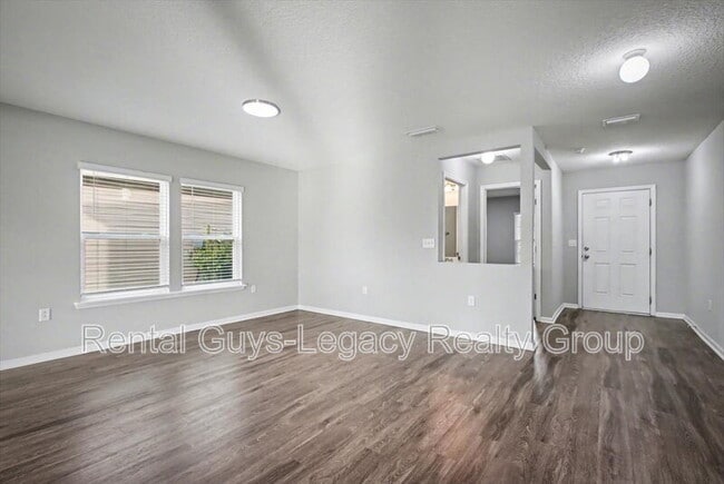 Building Photo - 5054 Oak Bend Ave