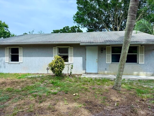 Building Photo - 2564 Navajo Ave
